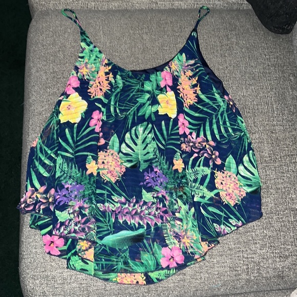 Hawaiian top - Picture 4 of 5